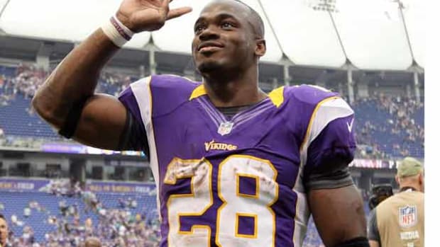 adrian-peterson-fans.jpg